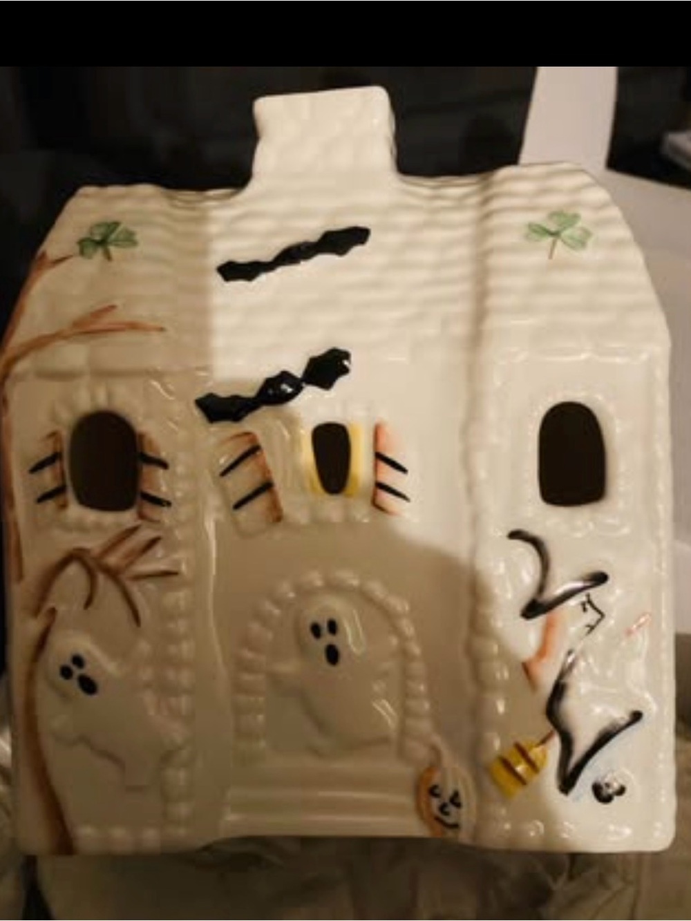 Belleek 2006 Haunted House Tealight
Candleholder Halloween with box